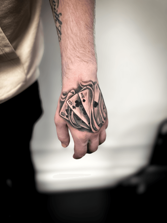 額縁 TATOO STUDIO YAMADA playing hands 額縁 TATOO STUDIO YAMADA playing hands 額縁 TATOO STUDIO YAMADA