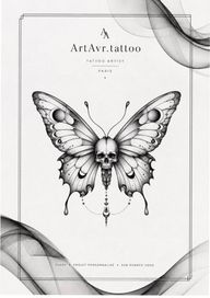Tatouage papillon fin et élégant, disponible à Paris. Le dessin peut être légèrement adapté selon la taille et l’emplacement.