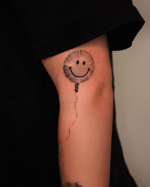 Smiley Face Balloon