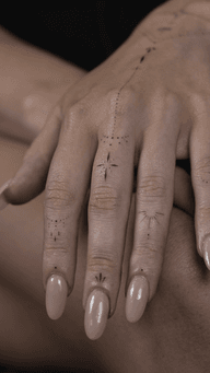 Finger adornments ✨