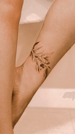 Fine line floral anklet with honeysuckle, bluebells, daisies and forget-me-not flowers, free-hand design