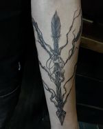 Arrow tattoo with tendrils…start of a botanical/abstract sleeve project for @max__kcz 🤘🏻 #tattoo #art #inspiration #drawing #arrowtattoo #botanicaltattoo #abstracttattoo #tattoo #tattooartist #lineworktattoo #blackworktattoo #blacktattoo #btattooing #ornamentaltattoo #tattoolife #darkart #dark_art_culture #artesobscurae #blackmetal #tätowierung #kwadron #darktimesmachines #berlin #berlintattooartist #tattooberlin #italiantattooartist #tattoodo #apocalypsetattoo #saraiusotattoo