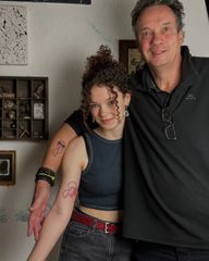 Any day is a good day for Organ Donor tattoo! Simple pr cust, we are always happy to get yours! Here Theresa and her father happily tattooed. Thanks to @junge_helden for the hard work behind as always! #organspende #organspendetattoo #optink #optinktattoo #optinktattooartists #organdonorawareness #berlinorgandonorstattoo