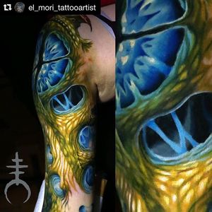 Another part on the bioorganic alien weapon. By Mori. #bioorganic #biomechanic #alien #biomechtattoo #elmori #elmoritattoo