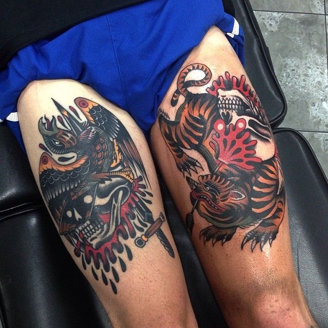 Eagle tattoo on the right thigh.