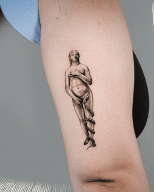 Micro Realism tattoo style