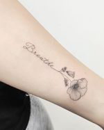 I love the big tattoos, but realy enjoying making the little and delicate ones too. 🌺