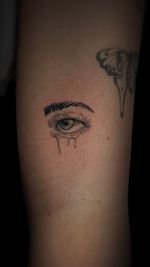 Here’s another piece from my flash sheet for Lisa. Thank you so much for trusting and supporting my work. I’m always incredibly happy when my clients start collecting multiple of my pieces, it means a lot!