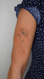 #cosmo #peony #lettering #script #simple #fineline #delicate #floral #flowers #vine #wrapping #floraltattoo #leaves #leaf #leafvine #flowervine #simpletattoo #singleneedle #blackandgrey #blackandgray #minimal #micro #miamitattooartist #miami #florida 