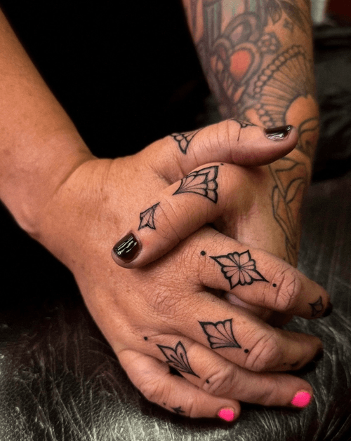 Geometric Finger Tattoos
