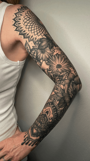 Floral tattoo style