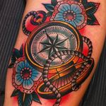 #compass #traditional #bold #flowers