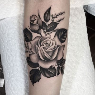 Beautiful rose tattoo made by Cally Jo here at Grit N Glory this week. 🌹