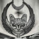 Hay cicatrices que sólo un ARTE-SANO puede curar.!! Artista Solei Pluma Negra #tattoosmadrid #blacktattoo #blackline #madridtattoo #blackandwhite #cat #egyptian