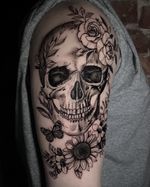 Smile 😀💀📸 Loved doing this one. Skull 💀 and flowers 🌸. Looks amazing together 🙌🏾. Thank you for staying until the end 🥰 @ashted02 #skulltattoo #skullandflowers #manchestertattoo #pinterest