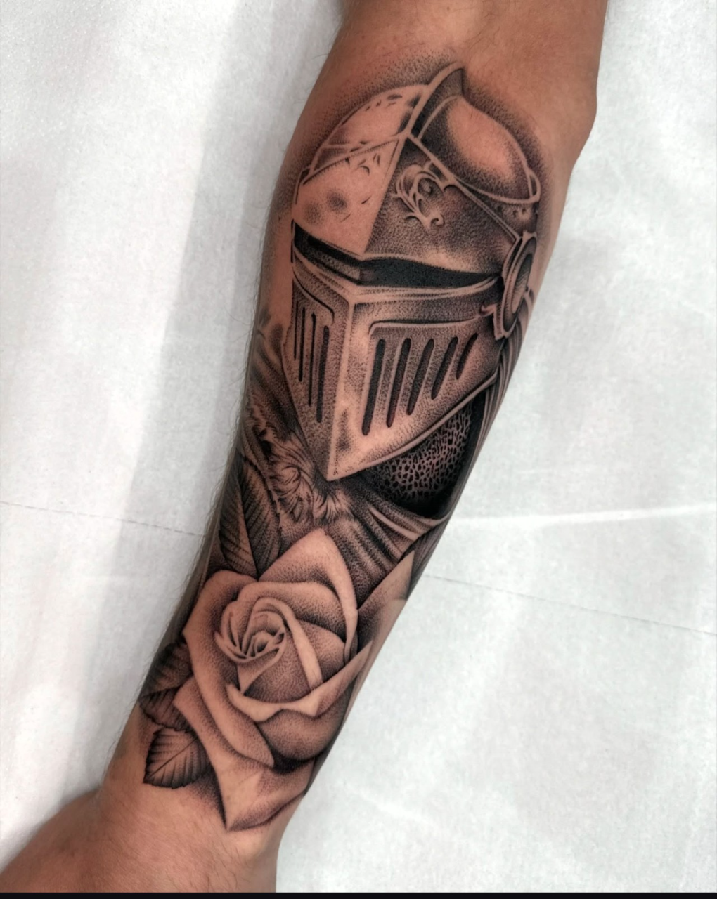 Knight's Helmet and Rose • Tattoodo, image size:1020x1280