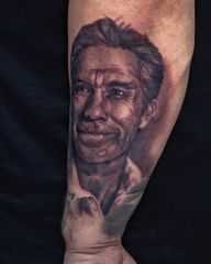 Details are sorta my thing 😌.Click link in bio for booking information_________________________________Likes, shares and comments are appreciated___________________________________Done using @stigmarotary_________________________________#houstontattoos #houstontattooartist #blackandgreytattooartist#kwadron #downtownhouston #portrait #minutemaidpark #houstontattoostudio #blackandgreytattoo #dynamicink #tattooart #blackandgrey