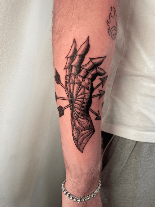 Robotic Hand with Arrows
