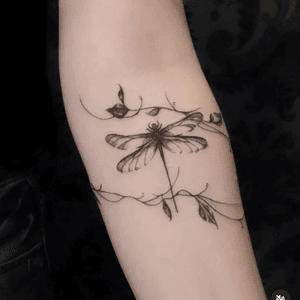 Floral tattoo style