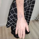 Thanks @monika_krol_homik for all the trust. . . . . #Fineline #finelinetattoo #handtattoo