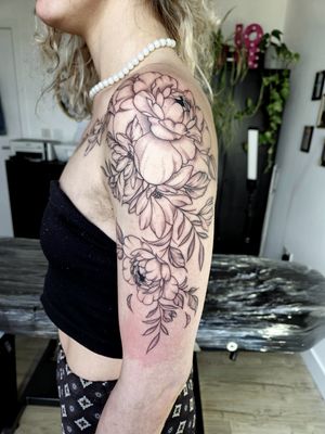 Floral tattoo style