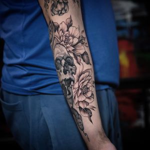 Floral tattoo style