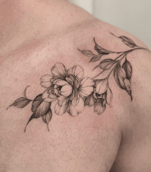 Floral tattoo style