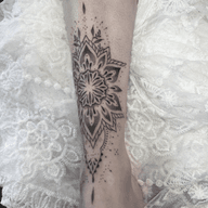 Loved doing this mandala from my flash the other day would love to do more of this ? #dotworkmandala #ornamentaltattoo #finelinetattoo #mandalatattoo #jewelrytattoo #dotwork #fineline #delicatetattoo #womenstattoos #ornamental #tattooartist #brightontattoo #londontattoo