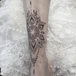 Loved doing this mandala from my flash the other day would love to do more of this 🙏 #dotworkmandala #ornamentaltattoo #finelinetattoo #mandalatattoo #jewelrytattoo #dotwork #fineline #delicatetattoo #womenstattoos #ornamental #tattooartist #brightontattoo #londontattoo