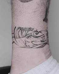 Handpoked • dot by dot Ankle wrap around tattoo Elements of the sea, manta rays Done @theaurastudio2025 Flash and custom designs Welcome London/Milton Keynes/Hong Kong BOOKS OPEN To inquire or book in, please DM or use the link in Bio. #handpoke #londontattoo #miltonkeynestattoo #finelinetattoo #abstracttattoo