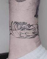 Handpoked • dot by dot Ankle wrap around tattoo Elements of the sea, manta rays Done @theaurastudio2025 Flash and custom designs Welcome London/Milton Keynes/Hong Kong BOOKS OPEN To inquire or book in, please DM or use the link in Bio. #handpoke #londontattoo #miltonkeynestattoo #finelinetattoo #abstracttattoo