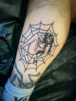Spiderweb Pin-Up