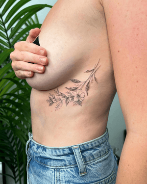 Floral tattoo style