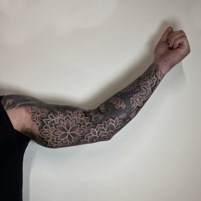 Geometric sleeve 