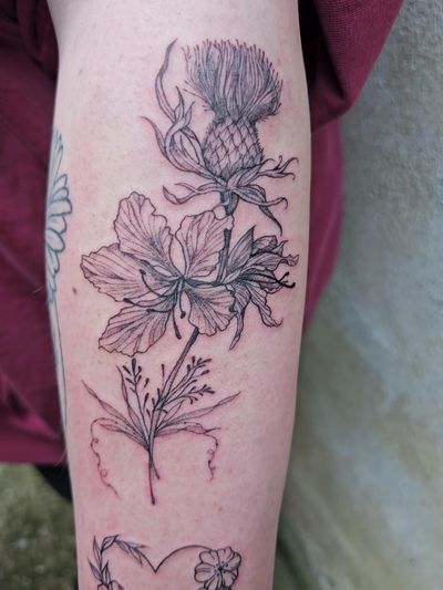 Fine Line botanical tattoo