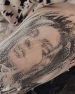 ✖ The most satisfying part of a session… Closeup of a foamy tattoo rinse on @nadiaqstergaard / @piercings_by_nadia_qstergaard love you and can’t wait to show the world your beautiful thigh! Thank you for your always amazing company and crazy conversations. 🫶🏼 @bishoprotary @sorrymomtattoo @kwadron @dynamiccolor #tattoo #cphtattoo #copenhagentattoo #tattoocph #denmarktattoo #bodyart #blackandgrey #artreveal #foam #blackandgreytattoo #ladytattoo #tattoocloseup #portraittattoo #tattooreveal