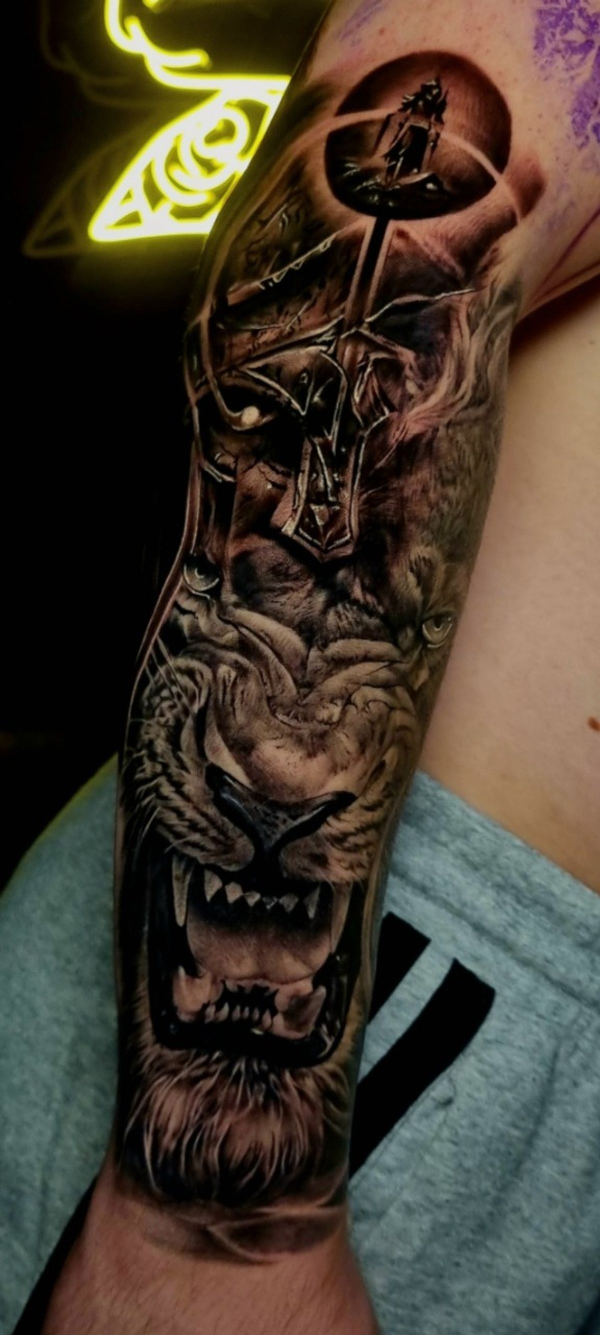 ornamental shoulder tattoo