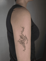 #fineline beautiful custom design of crown and leaves