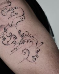 Handpoked • dot by dot The ancient Japanese proverb, The Three Faces: A face you show to the world. A face you show to your close friends and family. A face you never show anyone. Done @debutstudios Flash and custom designs Welcome London/Milton Keynes BOOKS OPEN To inquire or book in, DM or through @tattoodo link in bio. #handpoke #londontattoo #japanesetattoo #finelinetattoo #abstracttattoo