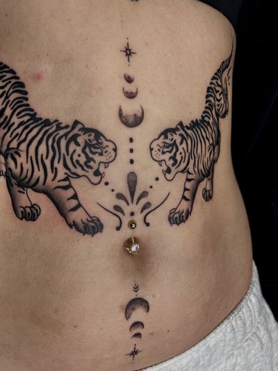 Stomach piece, tigers black & grey and ornamentals around 