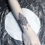 #tattoos #tattooed #tattoo #tattooing #tattoolife #sst #tattoostyle #ornamentaltattoo #blackandwhite #blacktattoo #detail #topclasstattooing #thebesttattooartists #italy #roma #studio #work