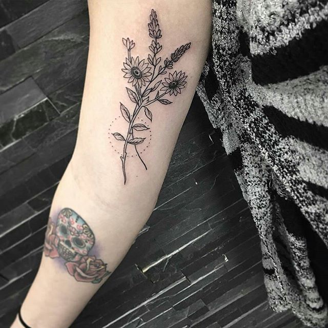 Tattoo Uploaded By Inkaholik Tattoos The Chapel Simple Lotus And Dragonfly Get Tatted Up Inkaholik Inkaholiktattoos Miami Kendall Lotus Dragonfly Tattoodo