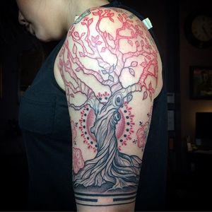 Tree tattoo / Annie Lloyd / Get Fat Bk Inc #annielloyd #annielloydtattoo #getfat #getfatbk #getfatbrooklyn #tree #dotwork #dotshade