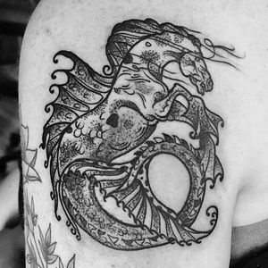 Cool hippocampus fella from Josh Kendrick when he was up in Columbus at Short North Tattoos 🦐