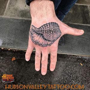 Done by Geddes Jones (geddesjones on IG) / Hudson Valley Tattoo Company   #hvtc #hudsonvalleytattoo #blackwork #blckwrk #seashell #handtattoo