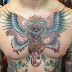 Lion/eagle traditional tattoo #gregfly #gregflyinc #islip #eastislip #eastisliptattoos #brightcolortattoos #boldlinetattoos #traditional #lion #eagle