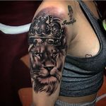 Tattoo feita pelo artista Sylvio Freitas da Rio Art Tattoo. #rioarttattoo #lion #lionking
