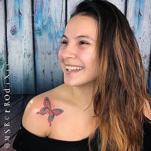 Look at Khiana's face glow with her new butterfly tribute to her Grandma!!  She drew her Nina a butterfly when she was a wee kiddo with the same markings and colors as the one that msretrodixie tattooed on her. Thank you, lovely! #msdixiestattoo #enjoytroy #kidart #family #tribute #grandma #butterfly #butterflytatton