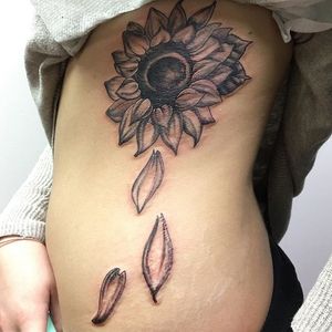 By Samantha #flower #blackwork #freshtattoo #greywash #tattoobliss 