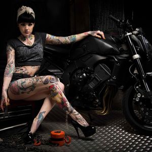 #ninakate #pinupmodel #tattoodobabes #tattoomodel #motorcycle #chopper